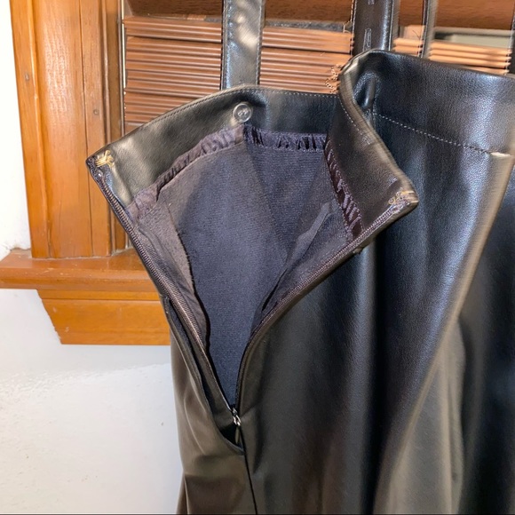NWT Anthropologie Black Faux Leather Adjustable Pinafore Skirt w/ Pockets 12 - Picture 10 of 13